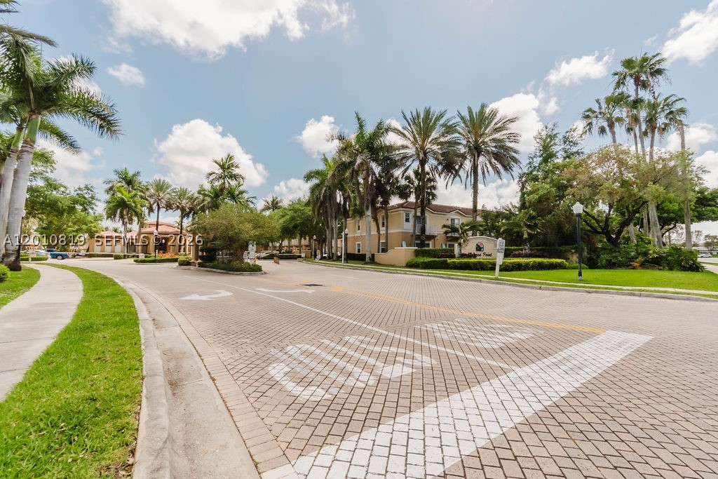MELROSE POINT CONDO - Residential