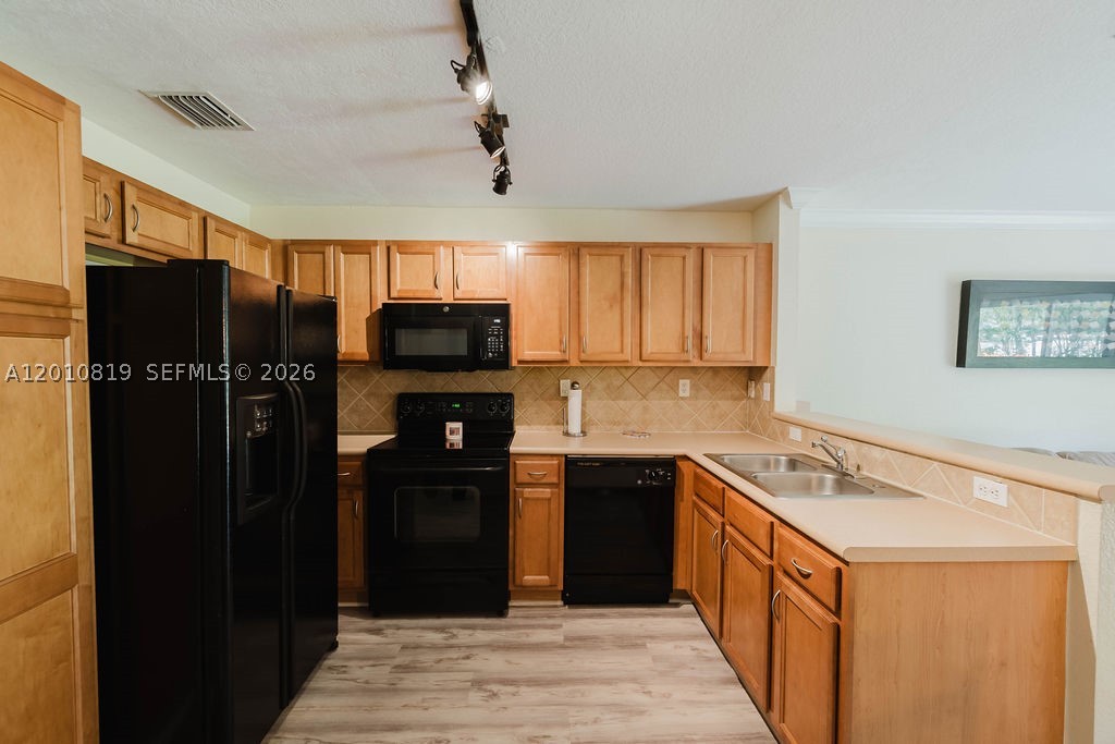 MELROSE POINT CONDO - Residential