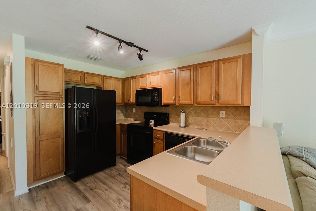 MELROSE POINT CONDO - Residential