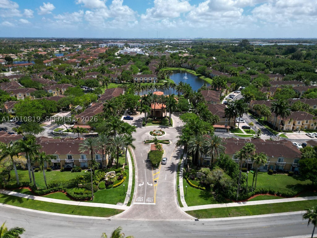 MELROSE POINT CONDO - Residential