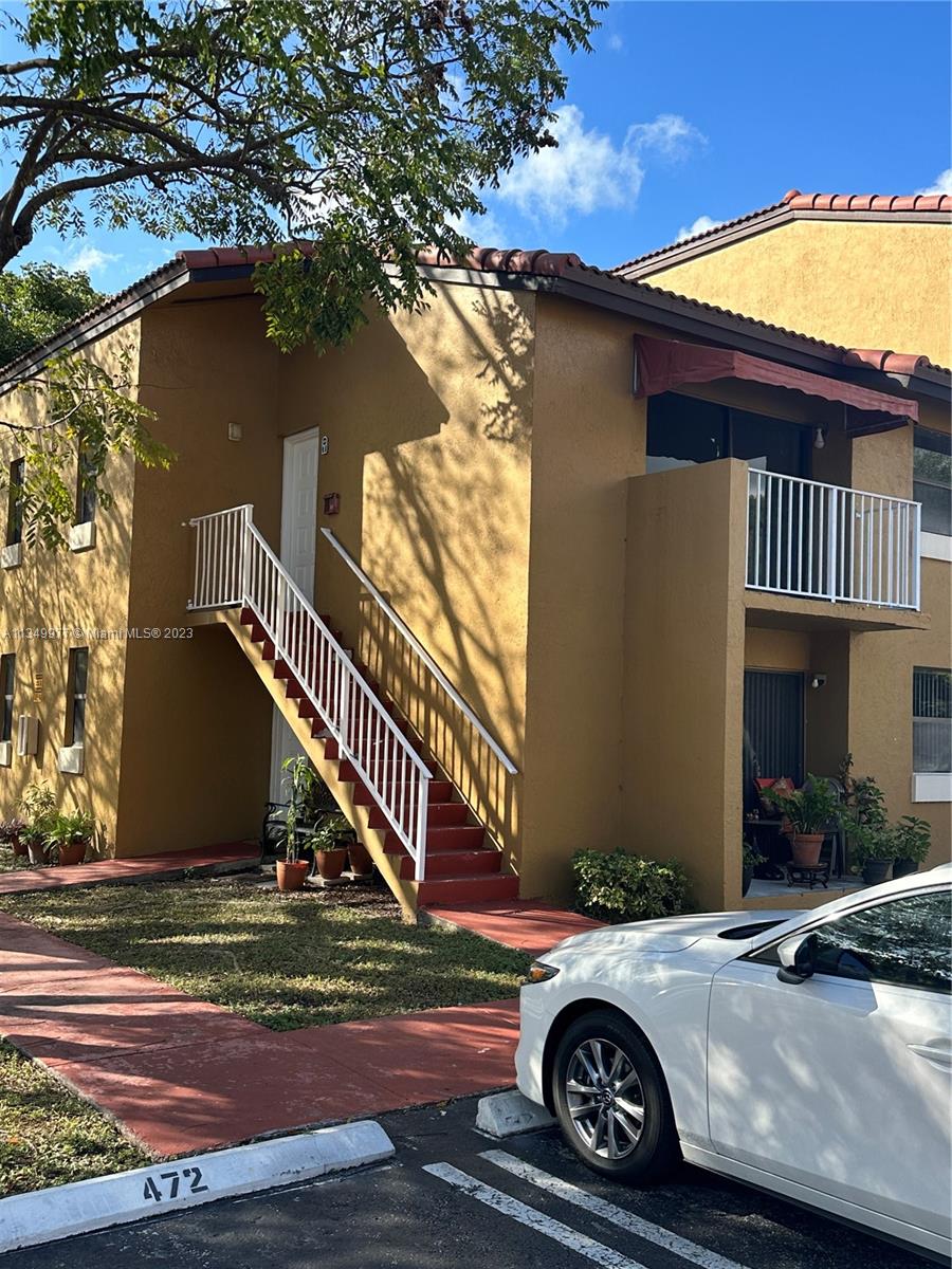 THE COURTS AT KENDALL CON - Residential Lease