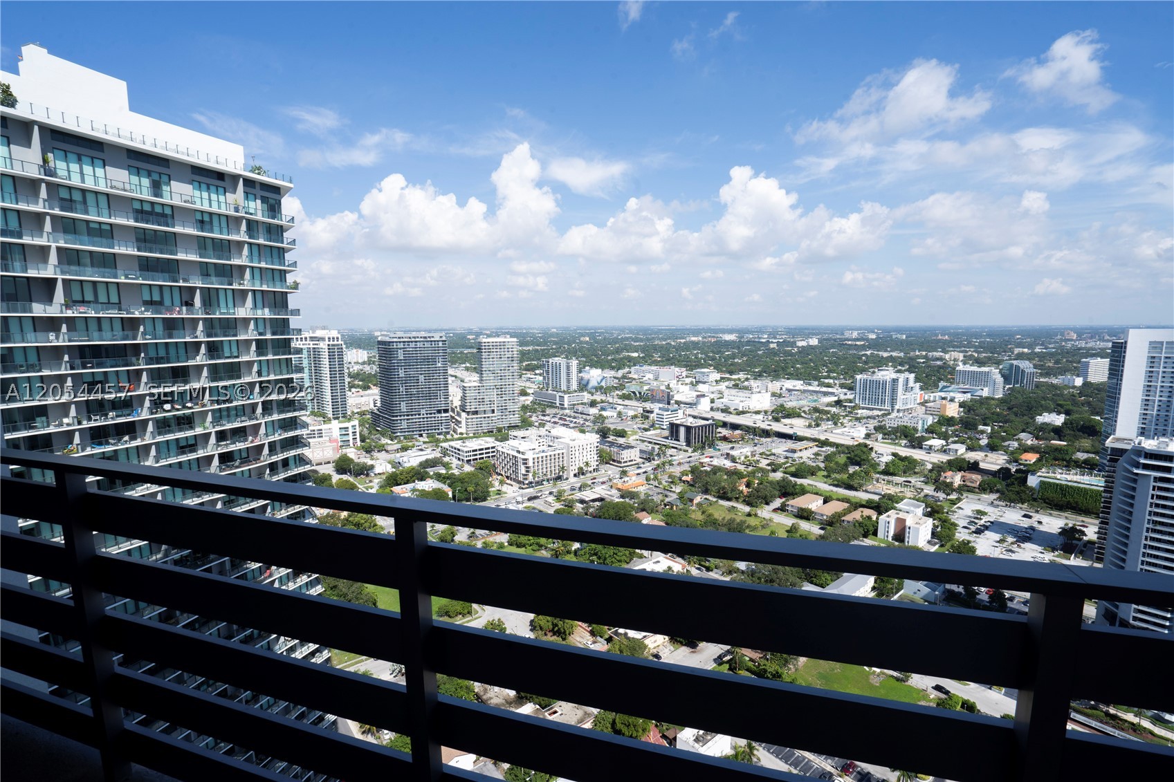 PARAISO BAY CONDO - Residential