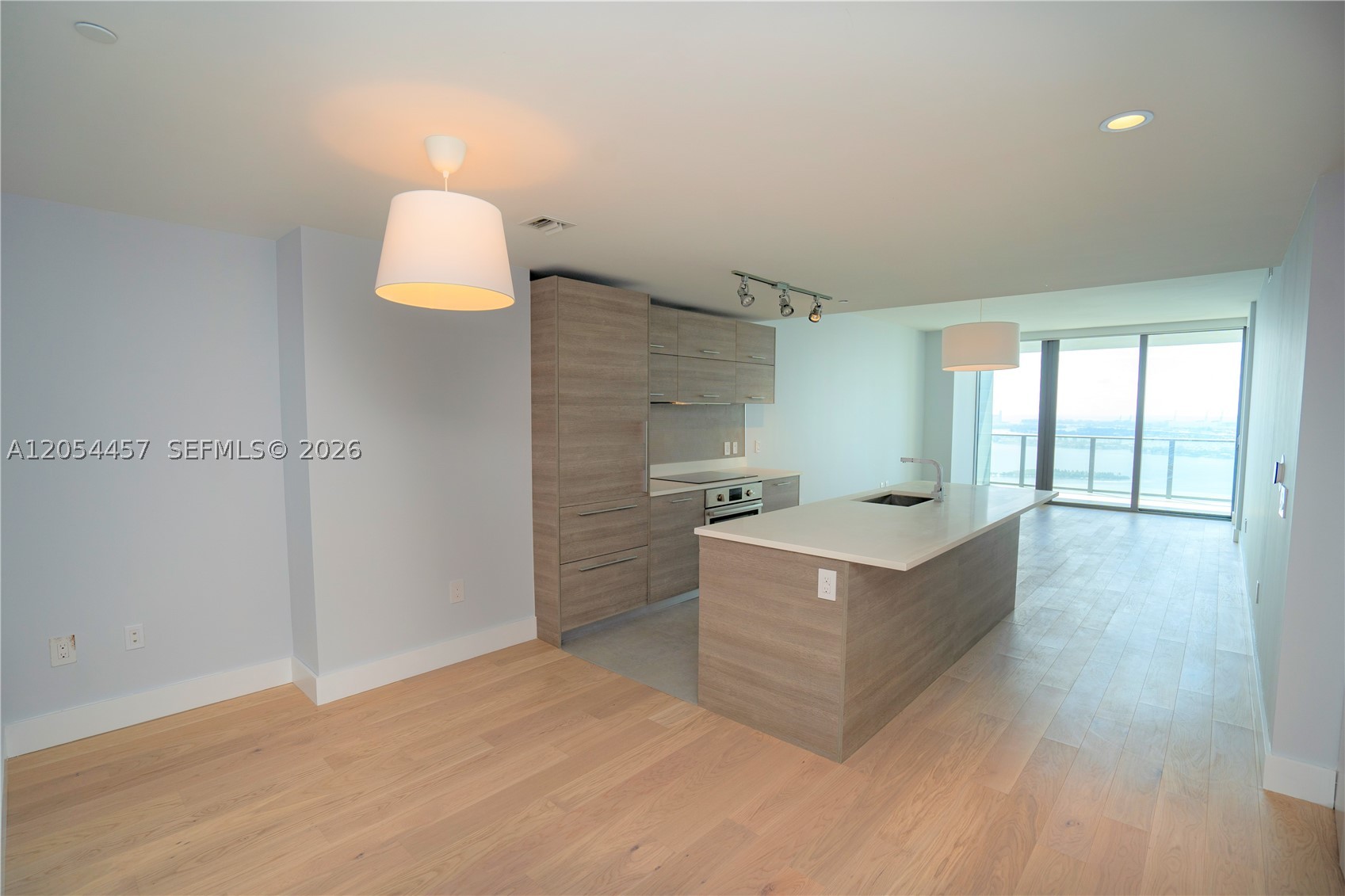 PARAISO BAY CONDO - Residential