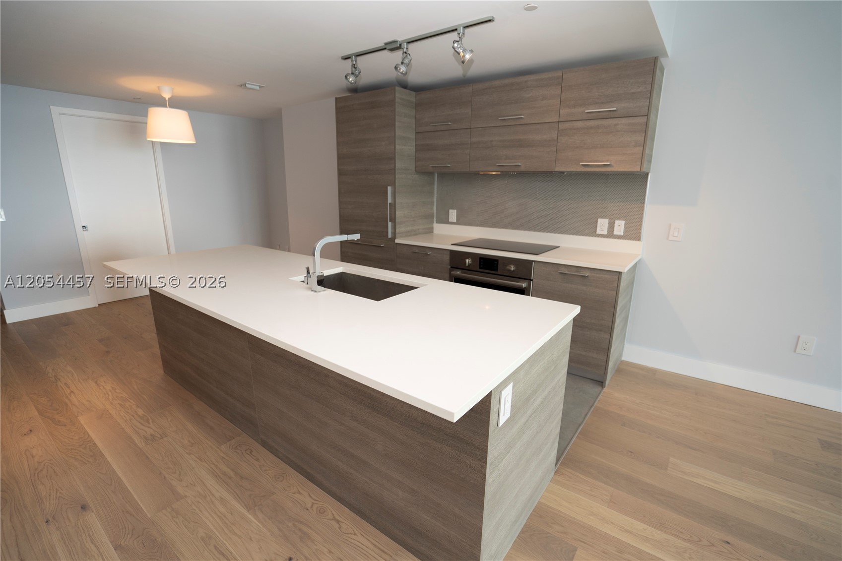 PARAISO BAY CONDO - Residential