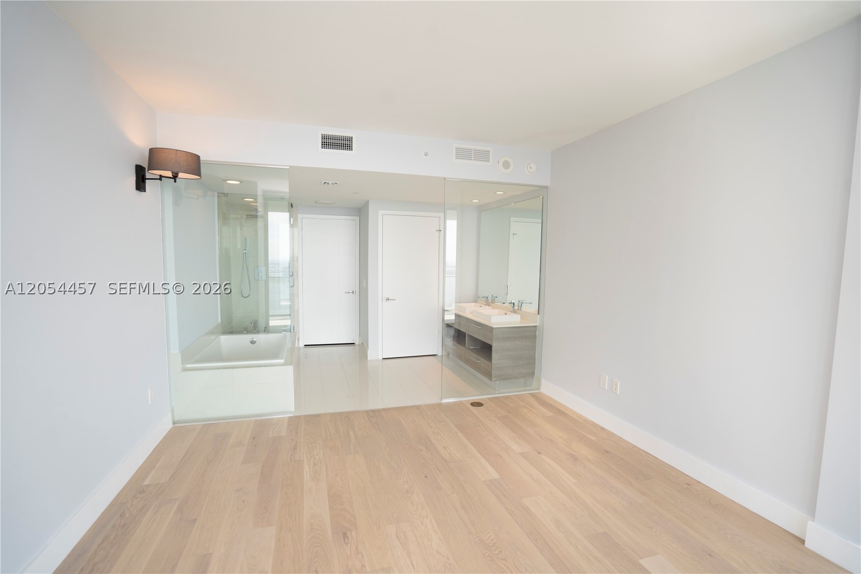 PARAISO BAY CONDO - Residential