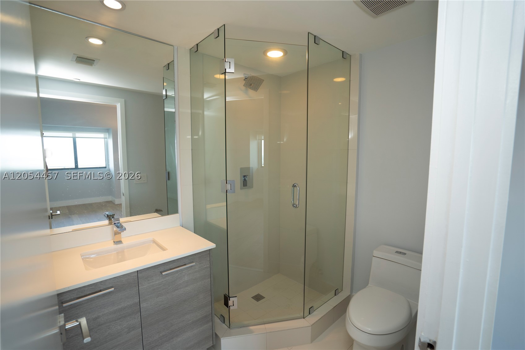 PARAISO BAY CONDO - Residential