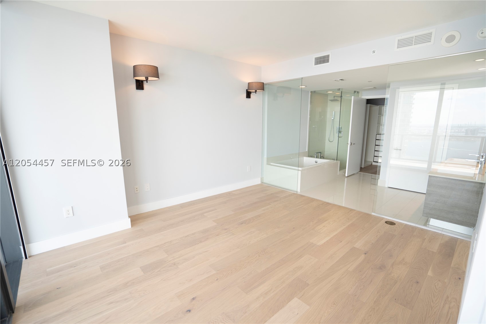 PARAISO BAY CONDO - Residential