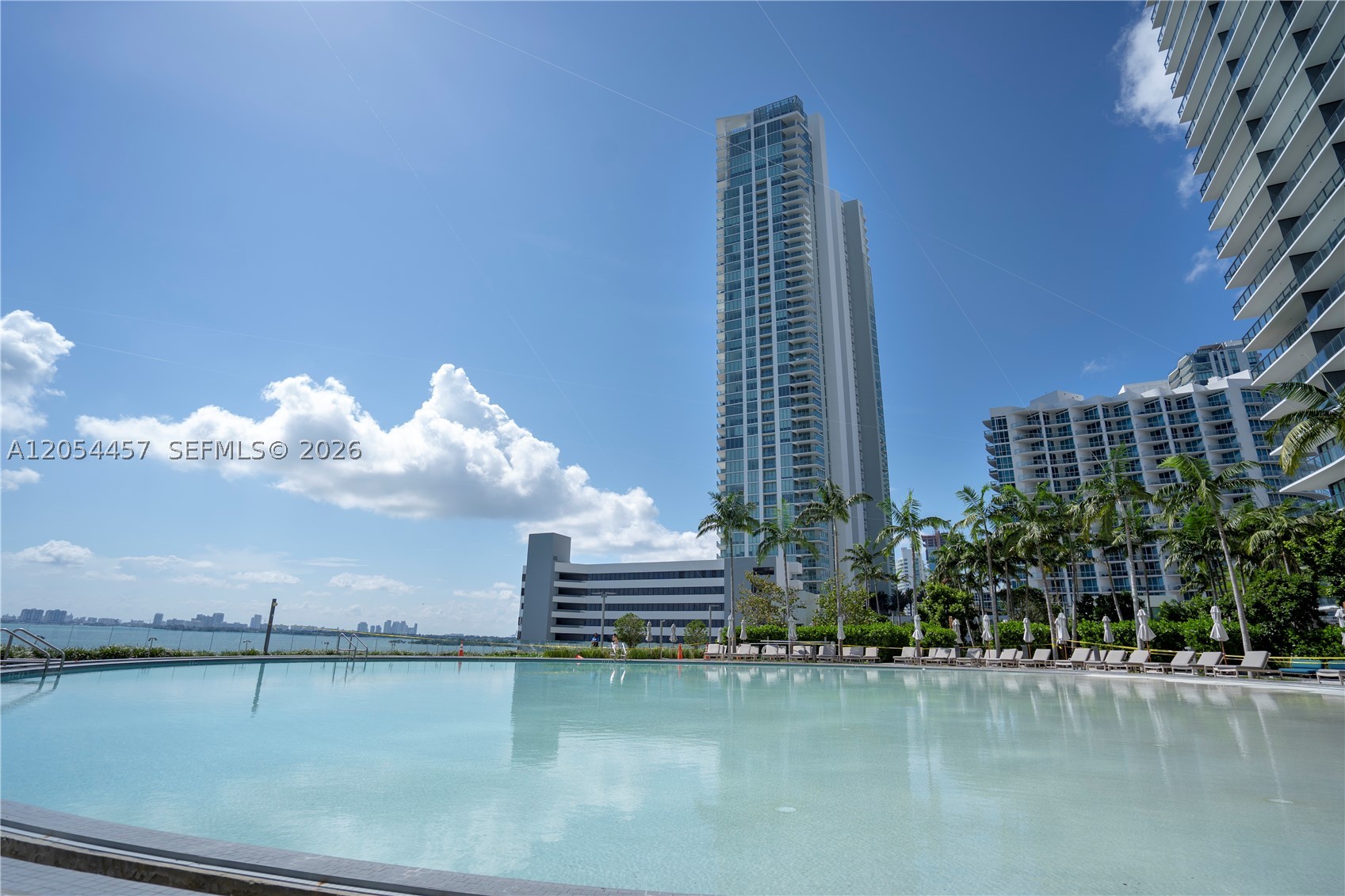 PARAISO BAY CONDO - Residential