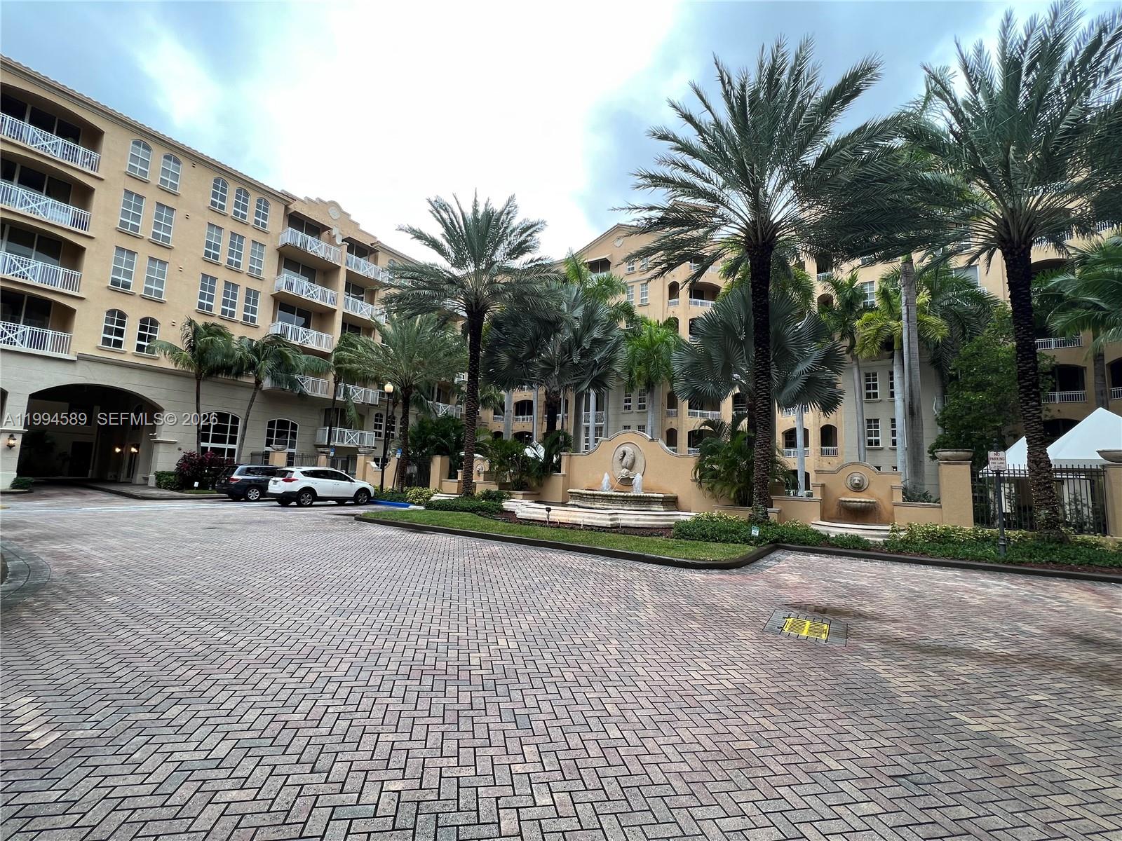 ALAQUA CONDO - Residential