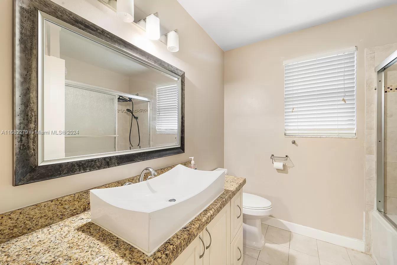 CINNAMON PLACE IV - Residential Lease