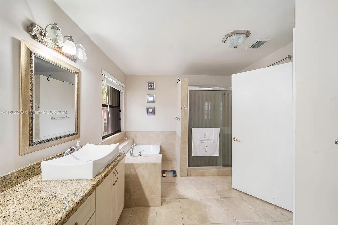 CINNAMON PLACE IV - Residential Lease
