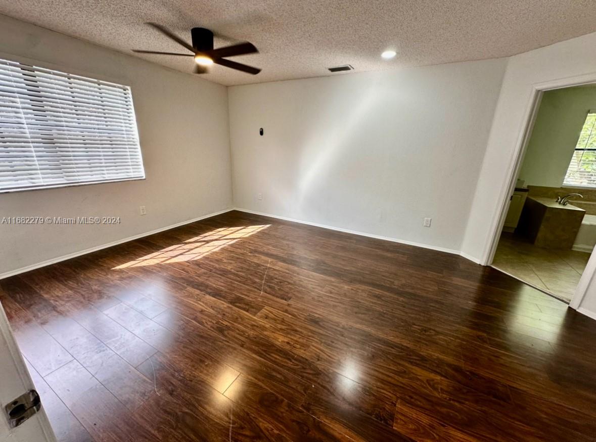 CINNAMON PLACE IV - Residential Lease