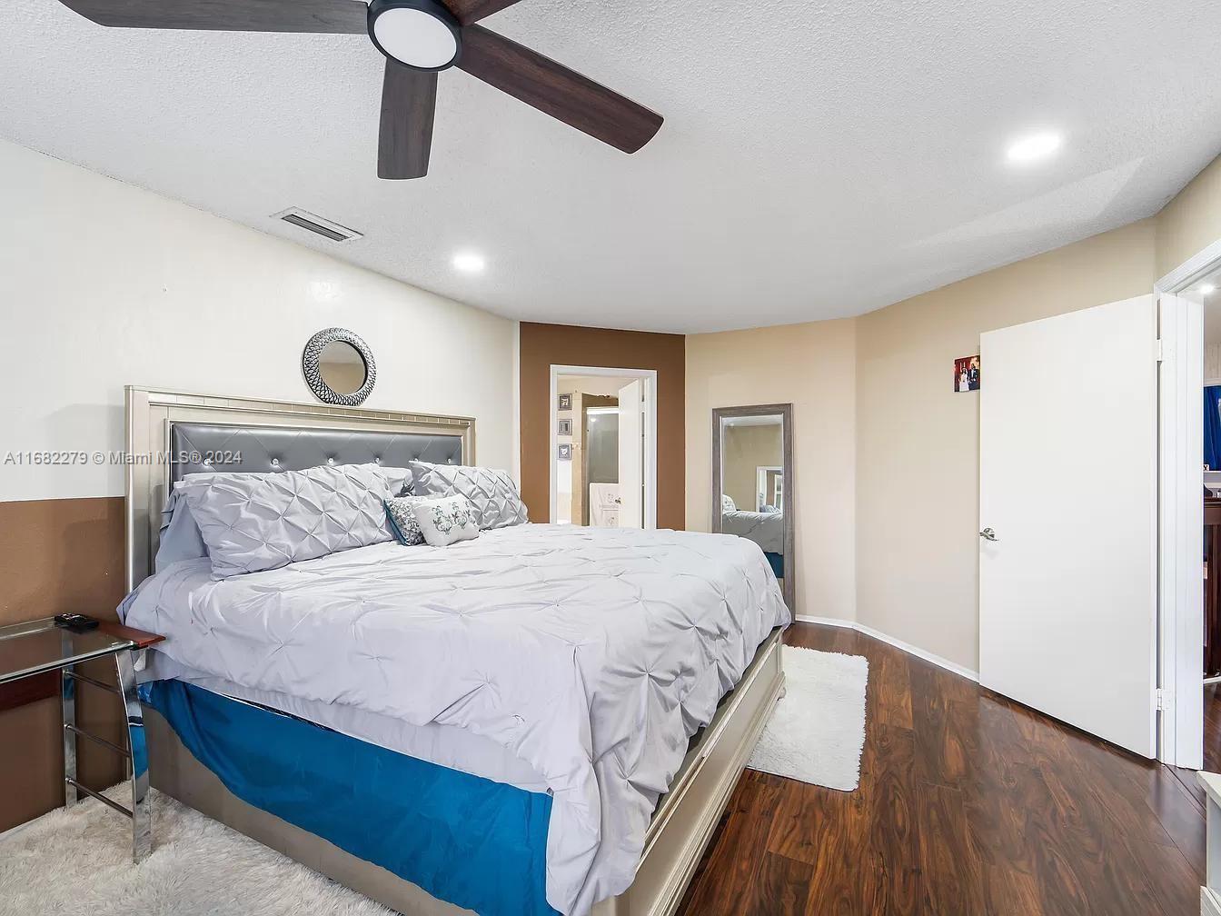 CINNAMON PLACE IV - Residential Lease