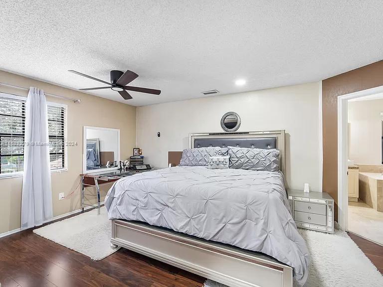 CINNAMON PLACE IV - Residential Lease