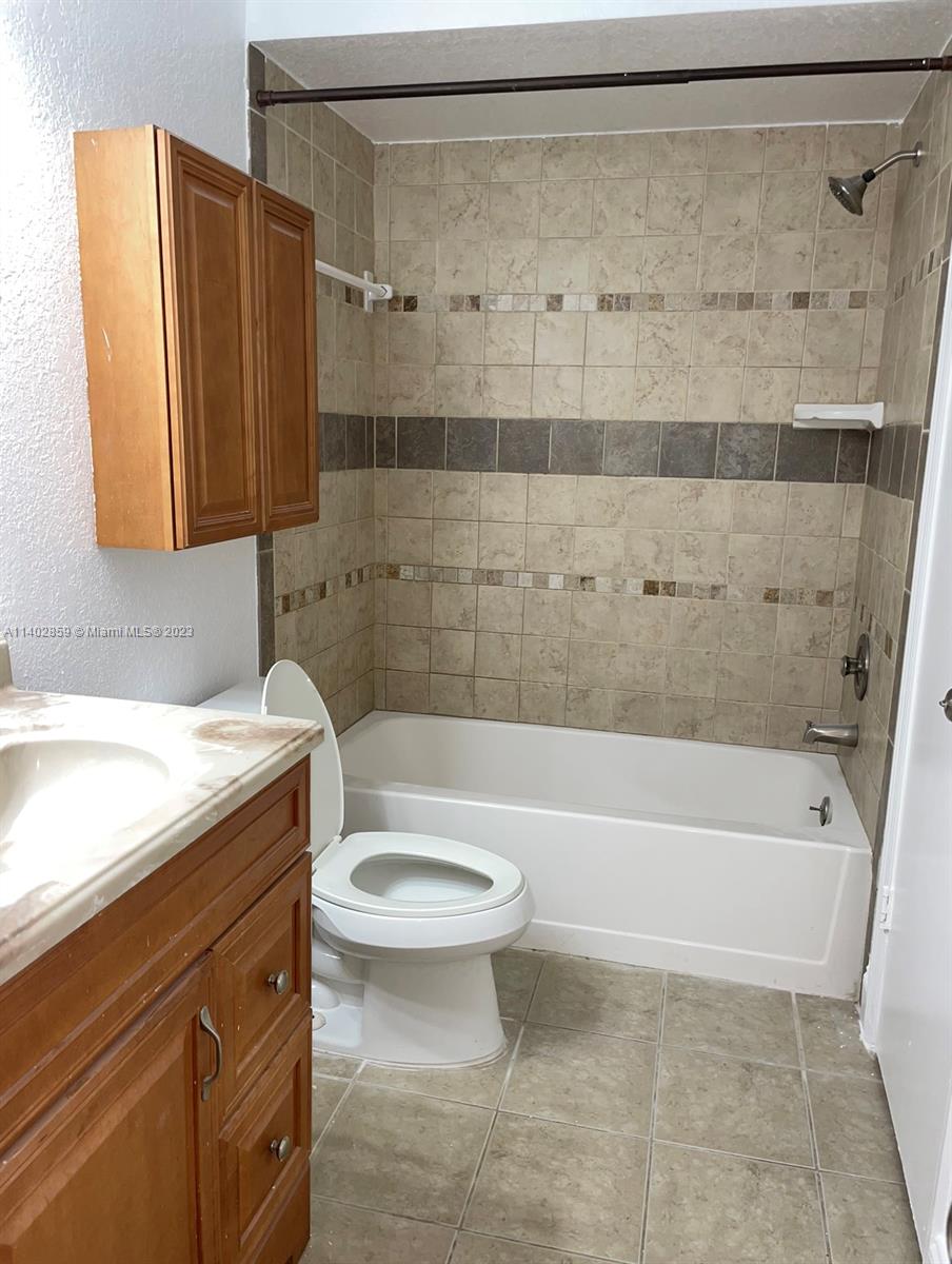 CORAL KEY CONDO - Residential Lease