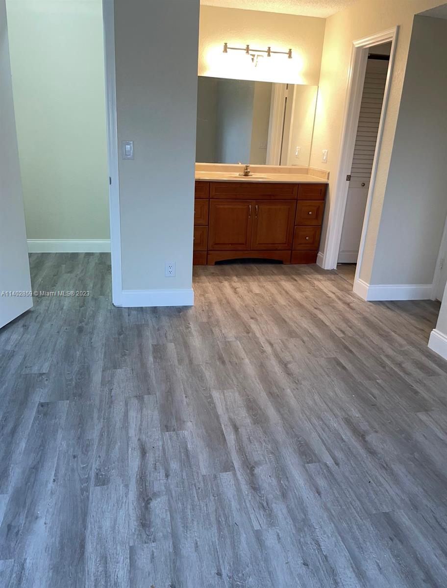 CORAL KEY CONDO - Residential Lease