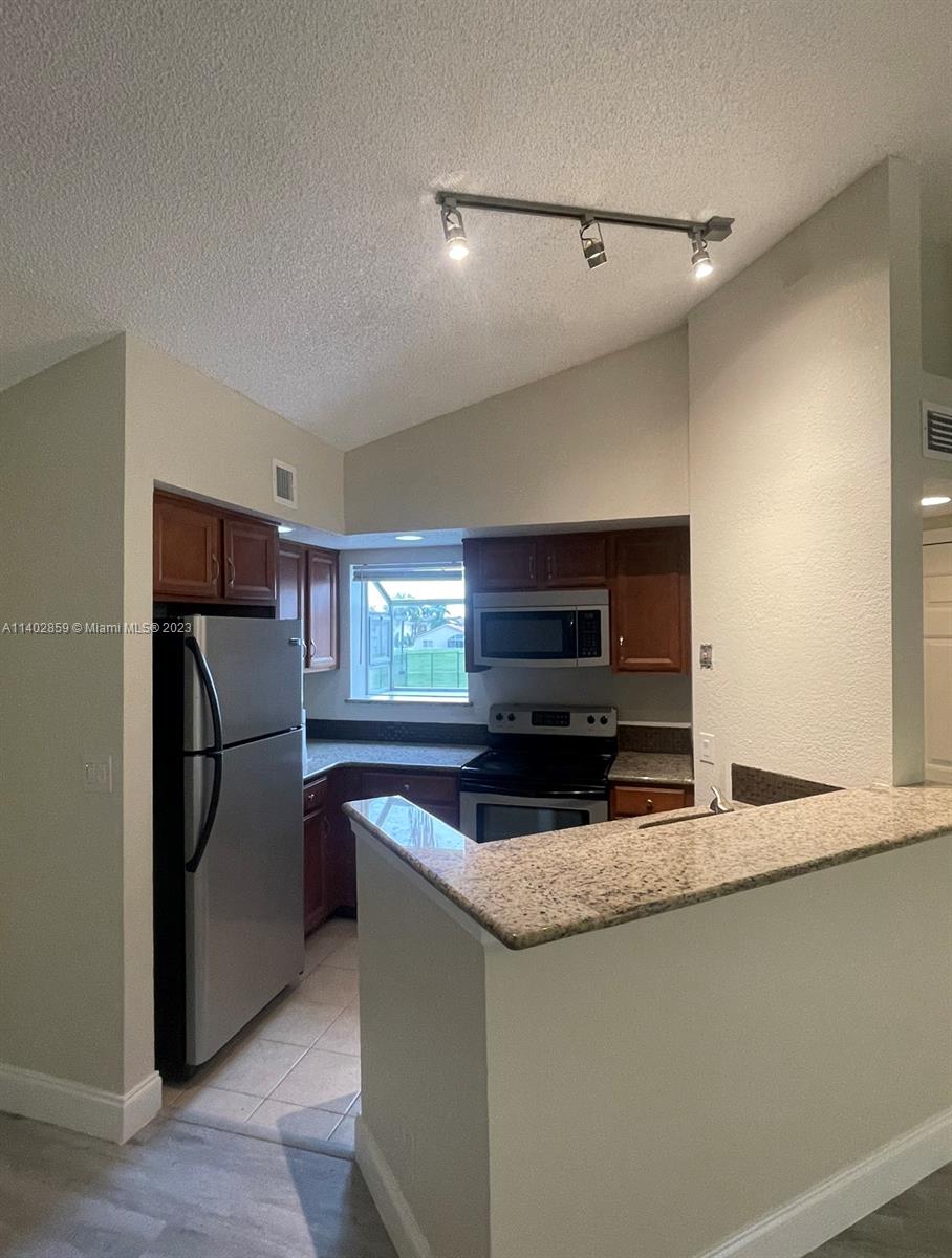 CORAL KEY CONDO - Residential Lease