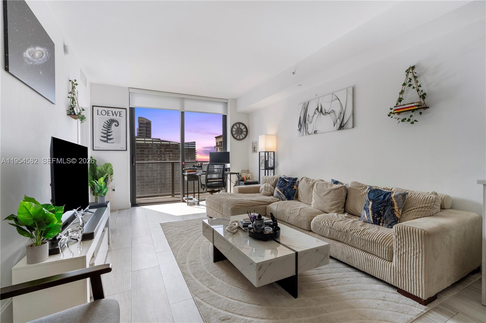 Experience the best of Brickell in this high floor 1 bedroom + den, 2 full bathrooms at Brickell Heights West. This modern residence offers floor-to-ceiling windows, an open concept layout, and stunning skyline views. Enjoy luxury amenities including a rooftop pool, fitness center, spa, and 24/7 concierge, located moments from Brickell City Centre, dining, and nightlife.