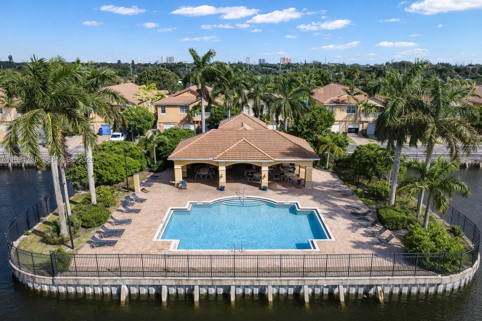 SIERRA BAY - Residential