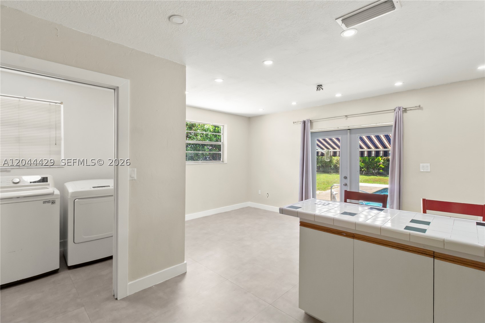 BUSCH GARDENS SOUTH - Residential