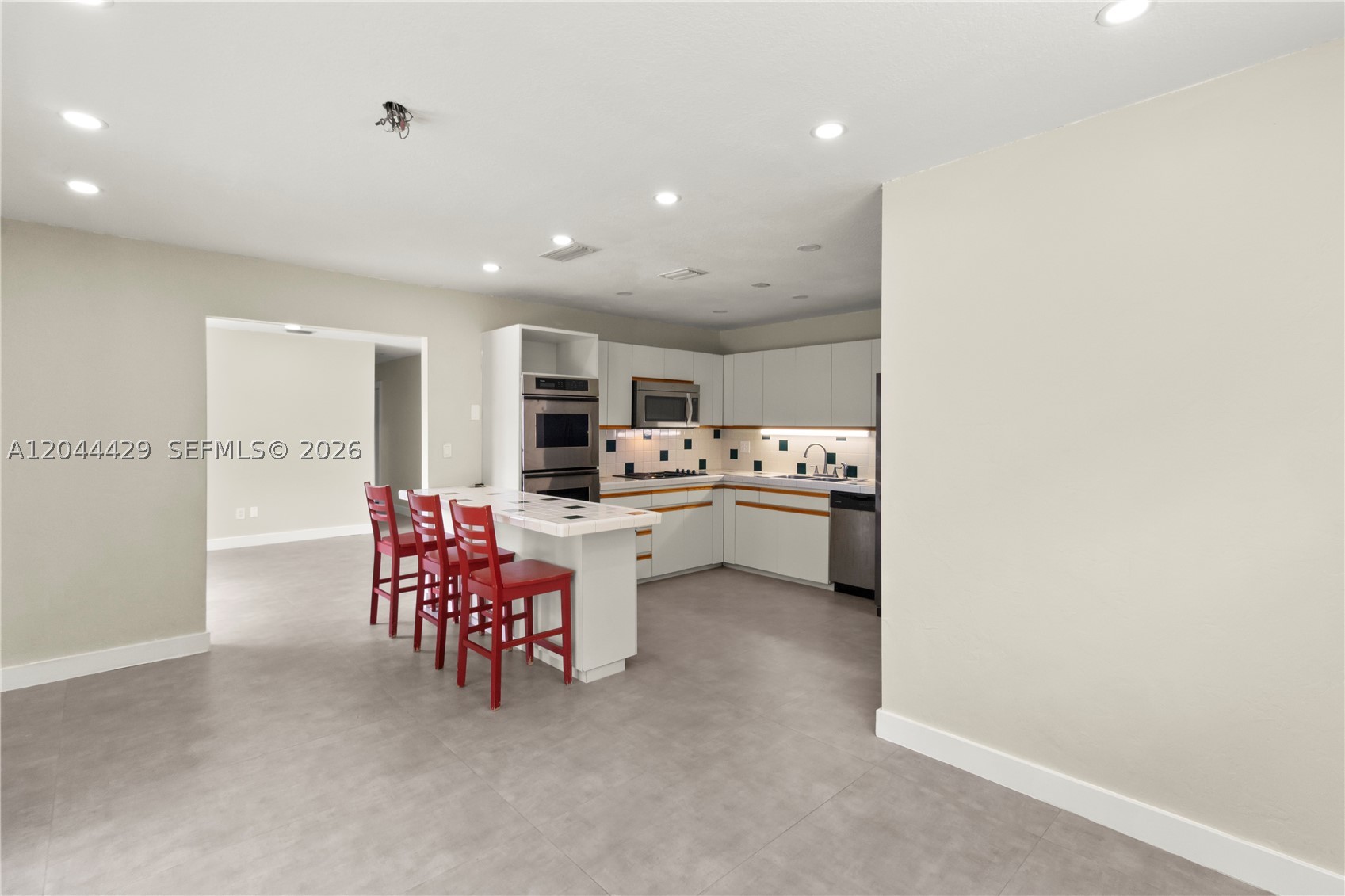 BUSCH GARDENS SOUTH - Residential