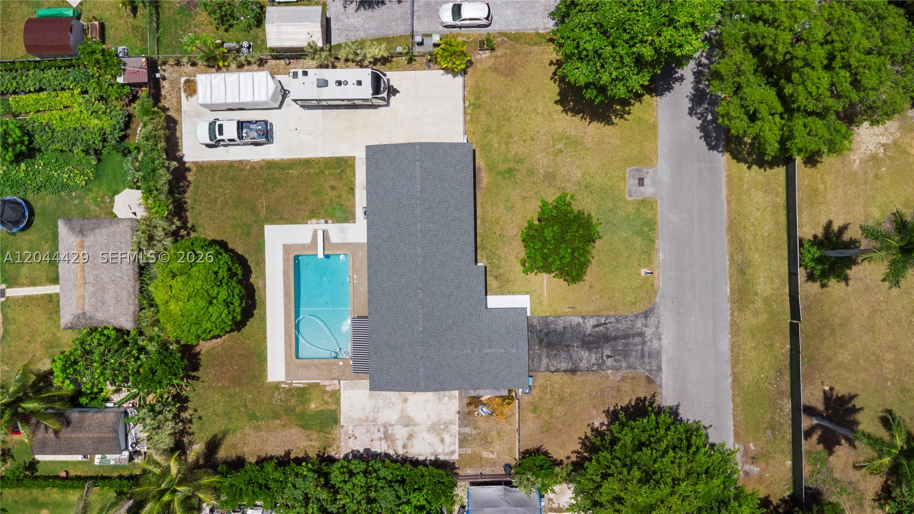 BUSCH GARDENS SOUTH - Residential