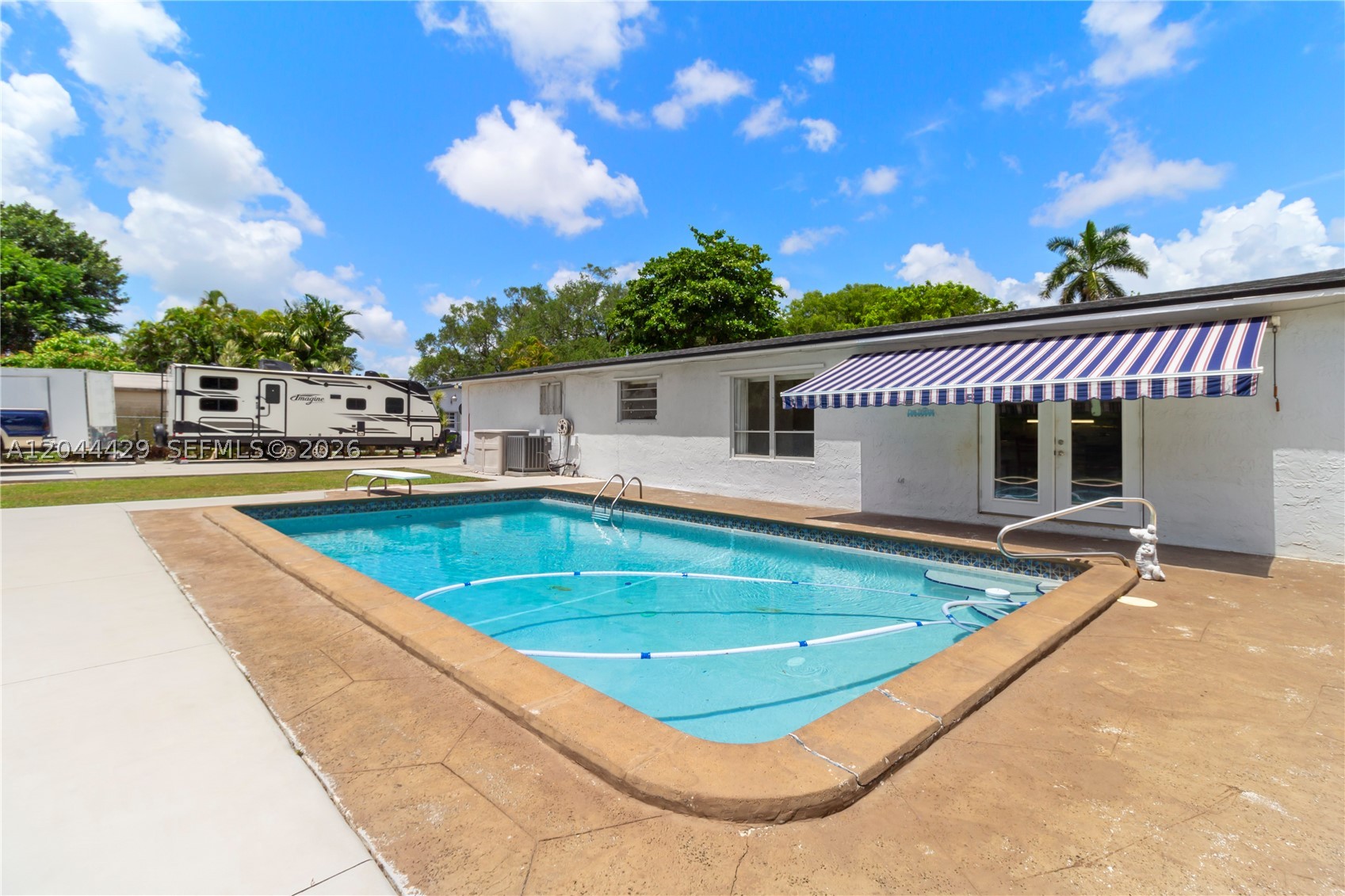 BUSCH GARDENS SOUTH - Residential