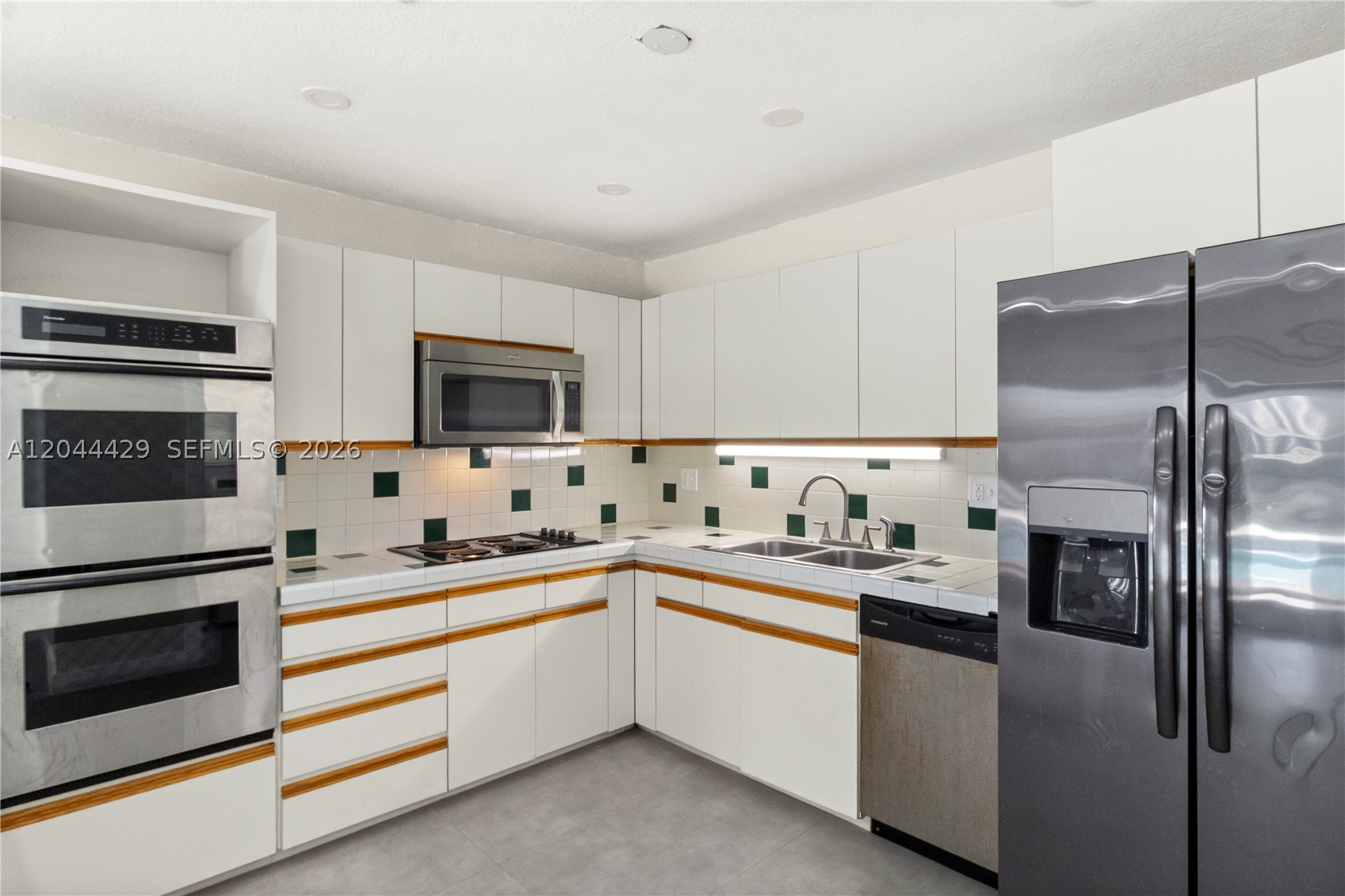 BUSCH GARDENS SOUTH - Residential