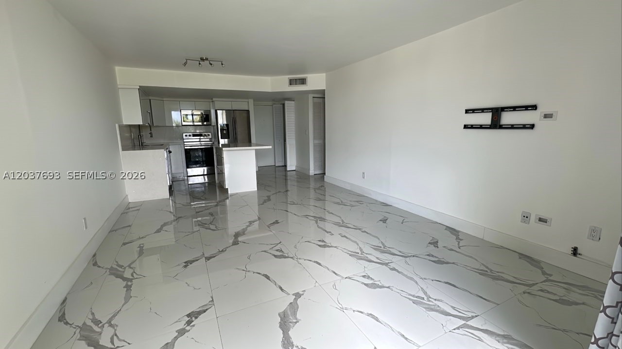 CAPTIVA LAKES VILLAS COND - Residential Lease