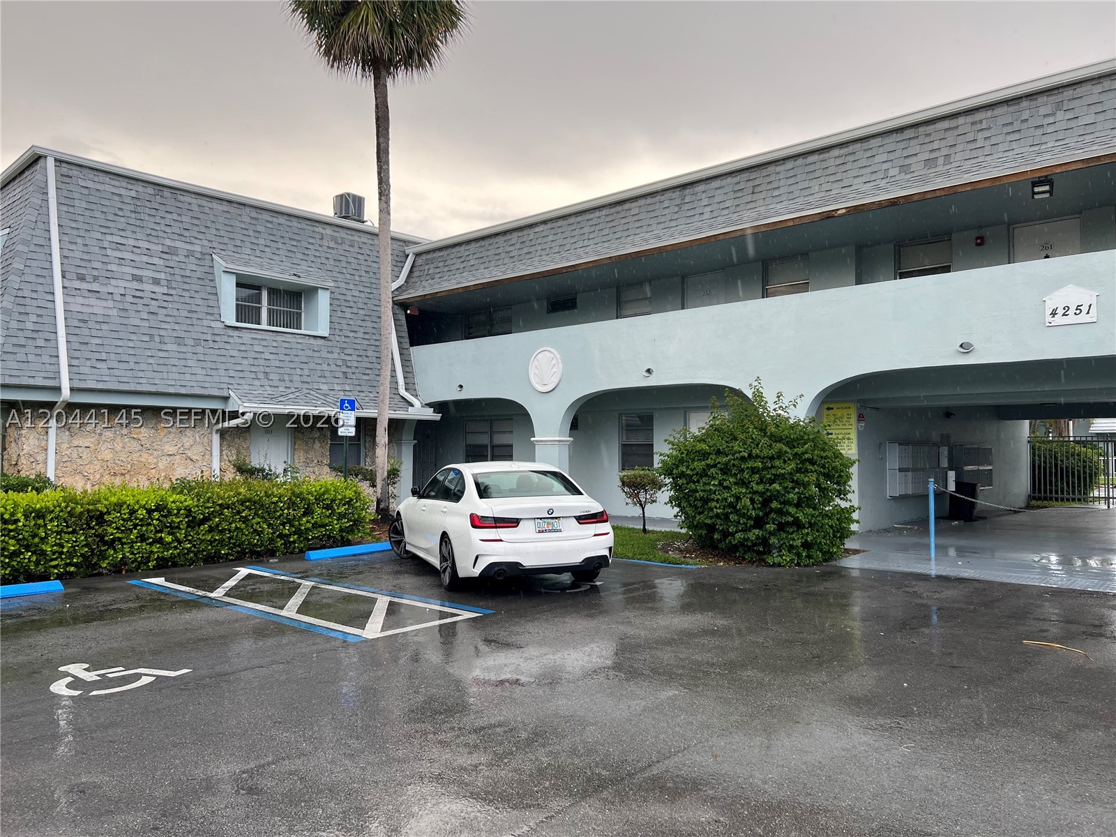SUNDANCE AT PLANTATION CO - Residential Lease