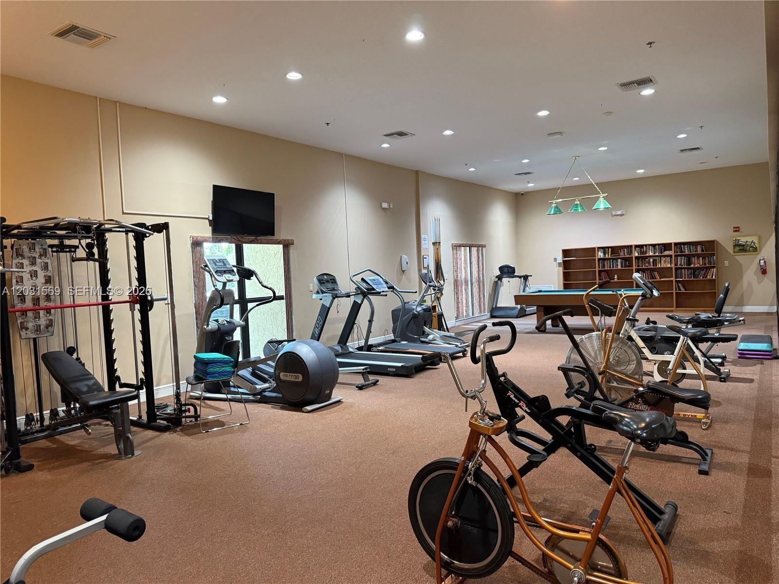 OAKBROOK IX CONDO - Residential