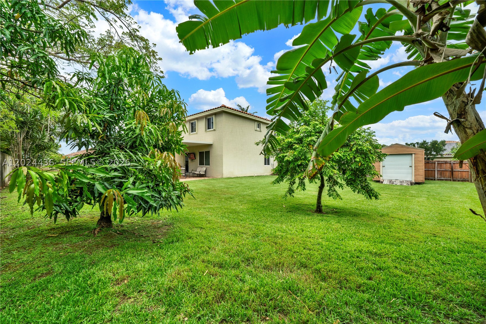 REDLAND REEF - Residential
