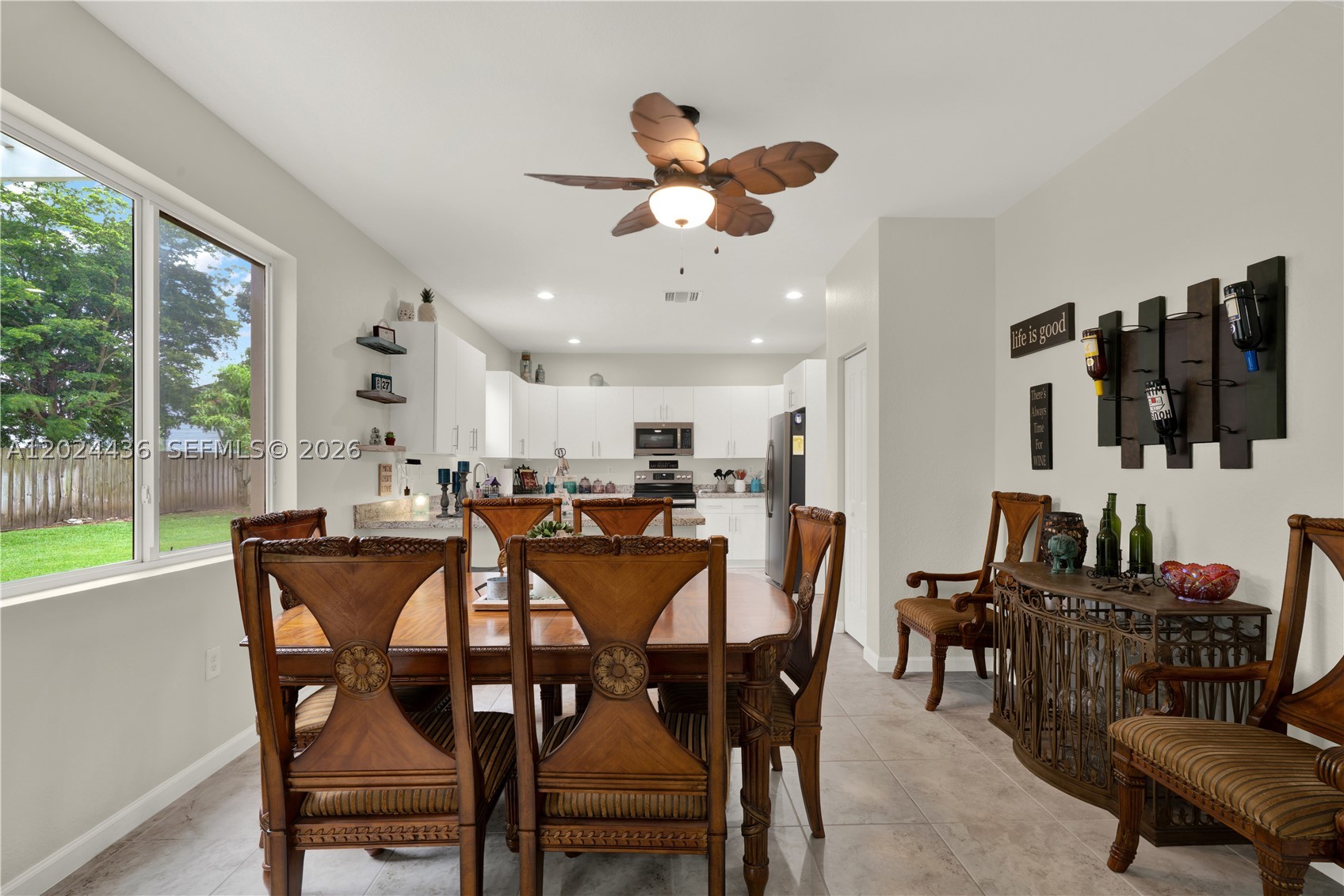 REDLAND REEF - Residential