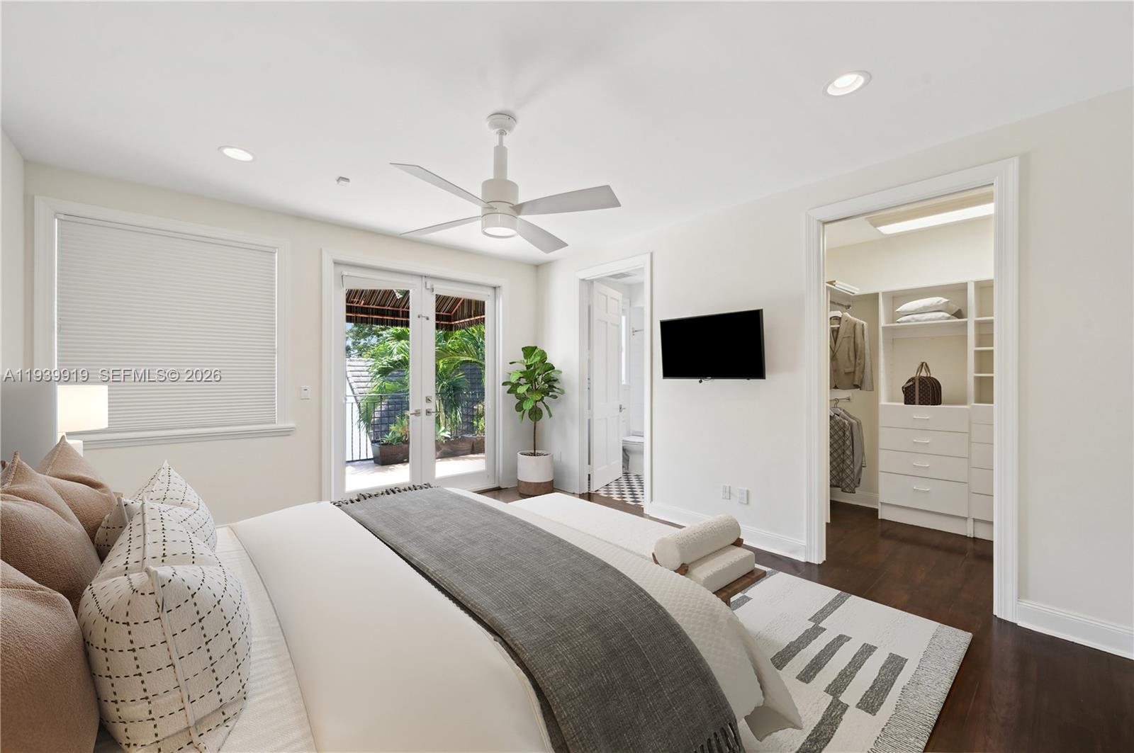 MARTIN SUBURBAN ACRES - Residential