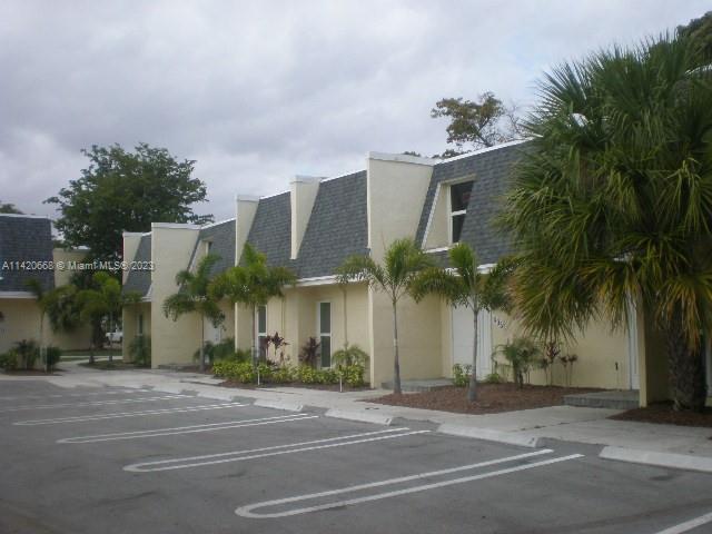 PELICAN POINT AT BOYNTON - Residential Lease