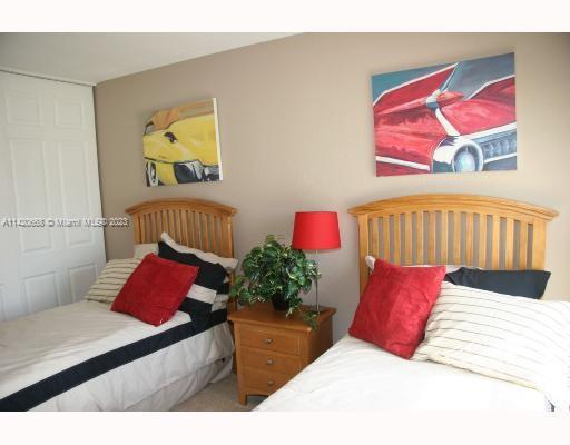 PELICAN POINT AT BOYNTON - Residential Lease