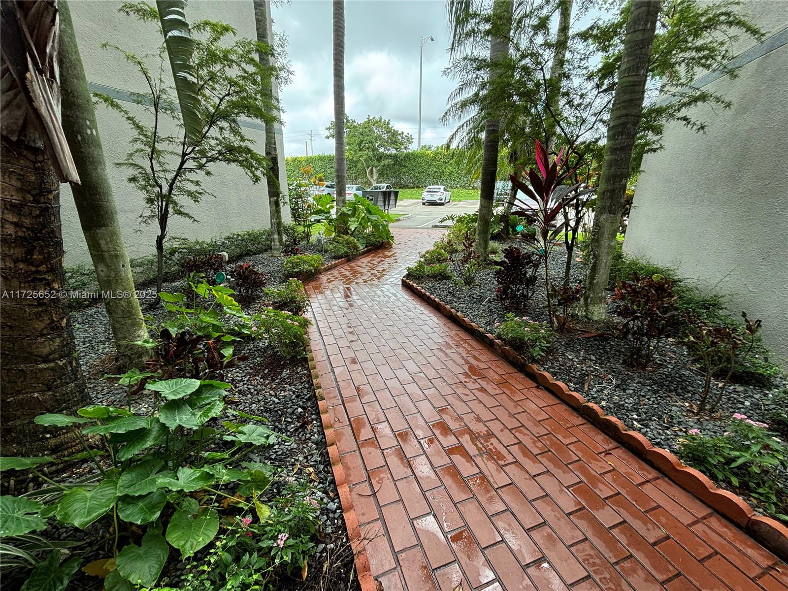 CALUSA CLUB VILG BLDG C N - Residential