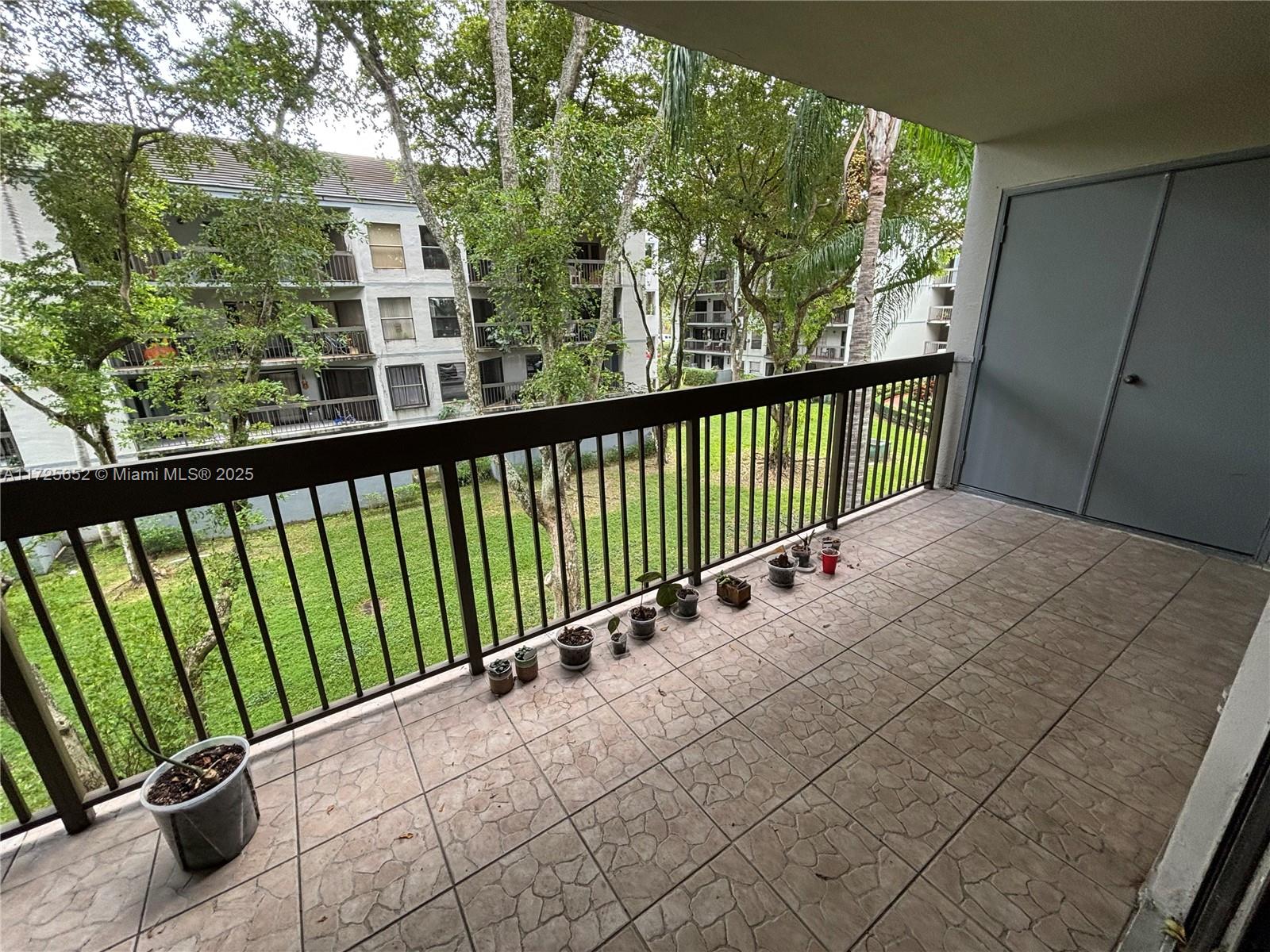 CALUSA CLUB VILG BLDG C N - Residential