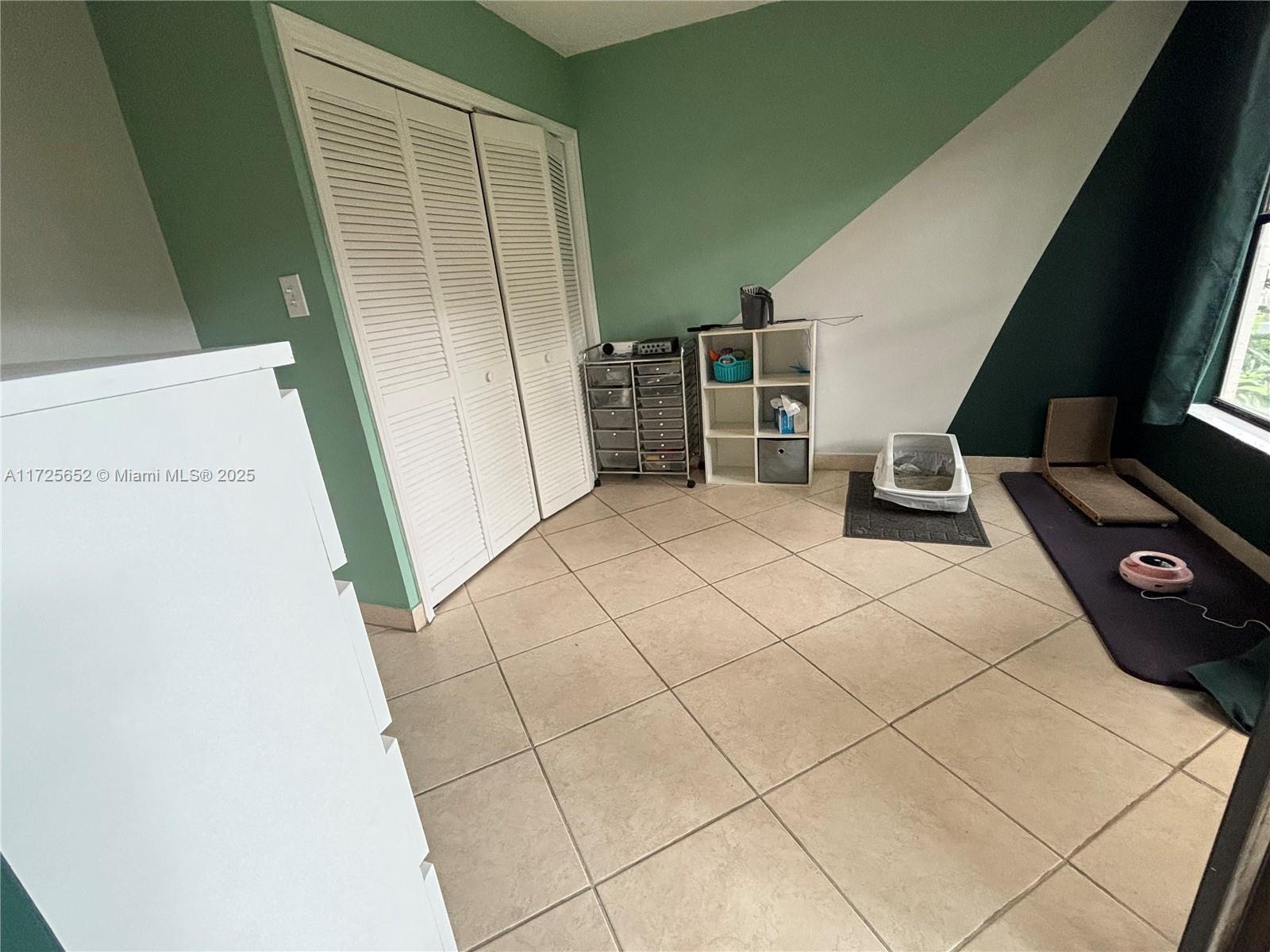 CALUSA CLUB VILG BLDG C N - Residential