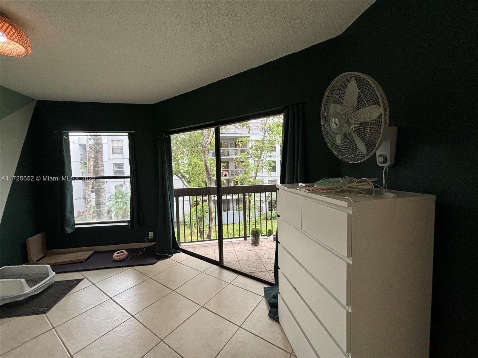CALUSA CLUB VILG BLDG C N - Residential