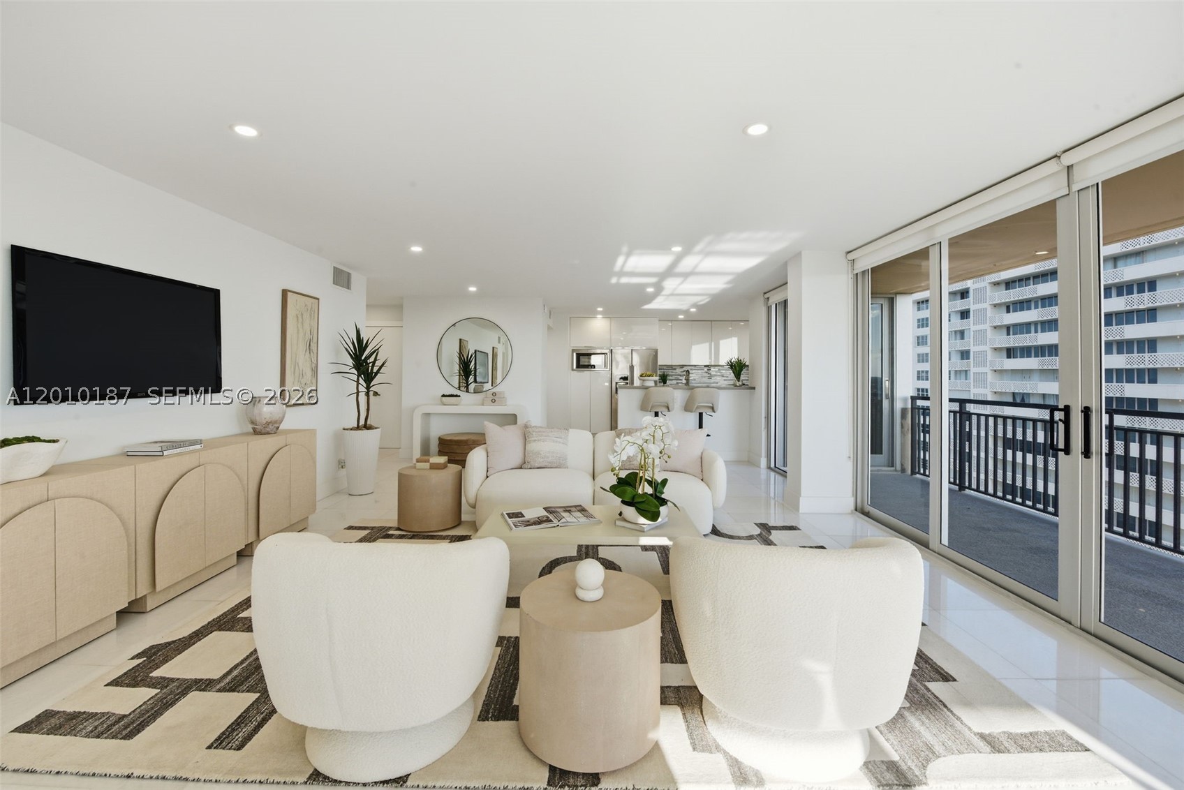 CLOISTER DEL MAR - Residential