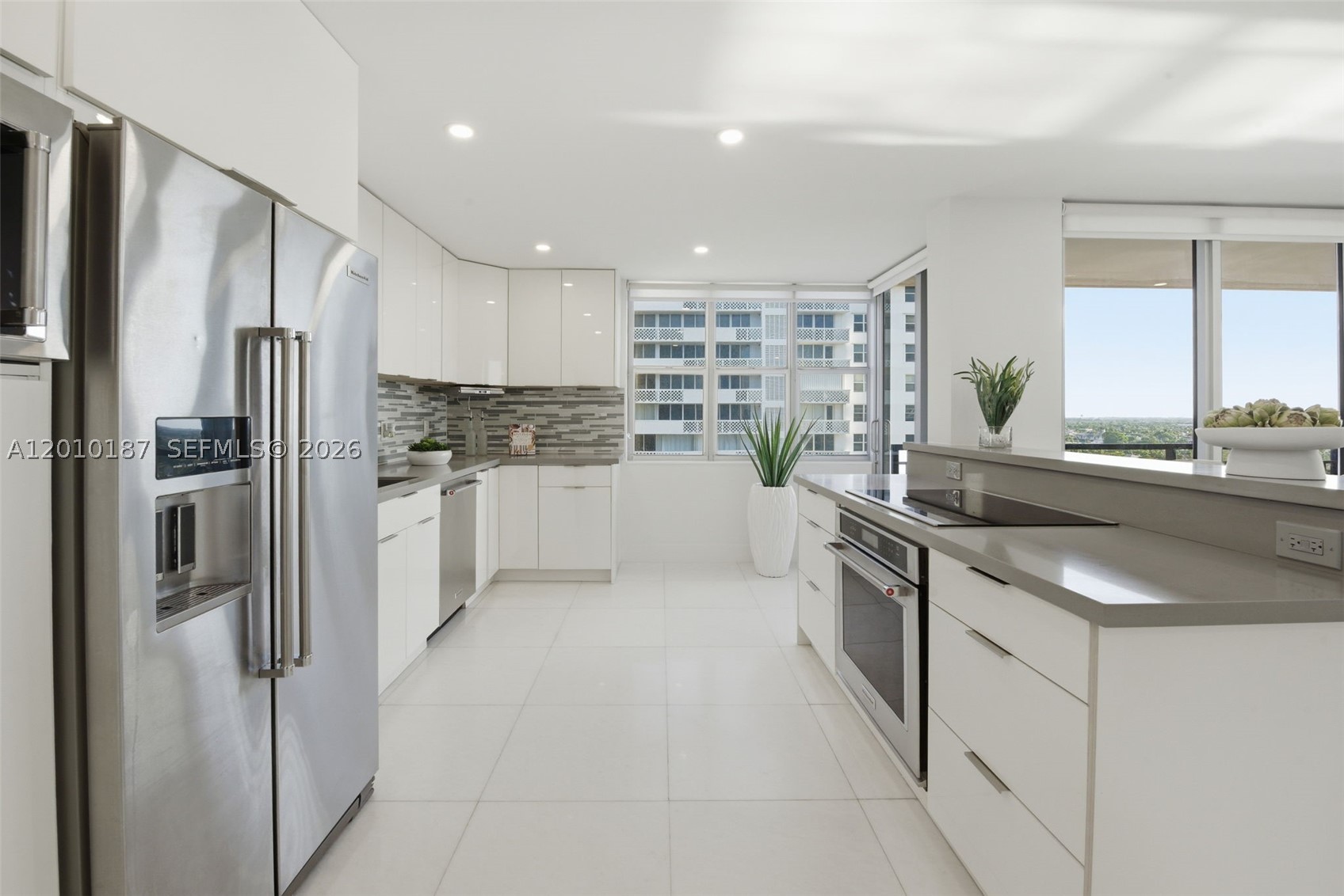 CLOISTER DEL MAR - Residential