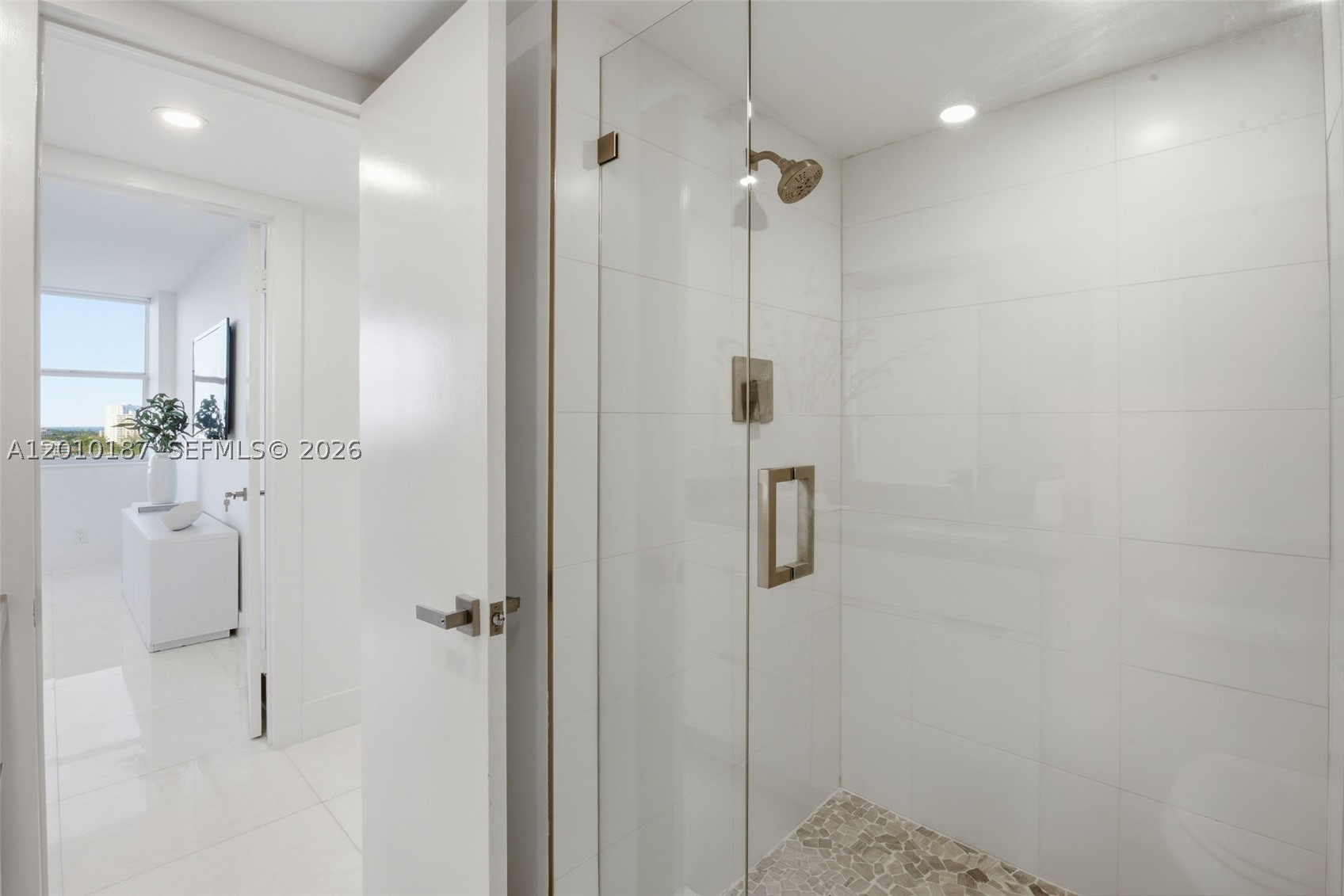 CLOISTER DEL MAR - Residential