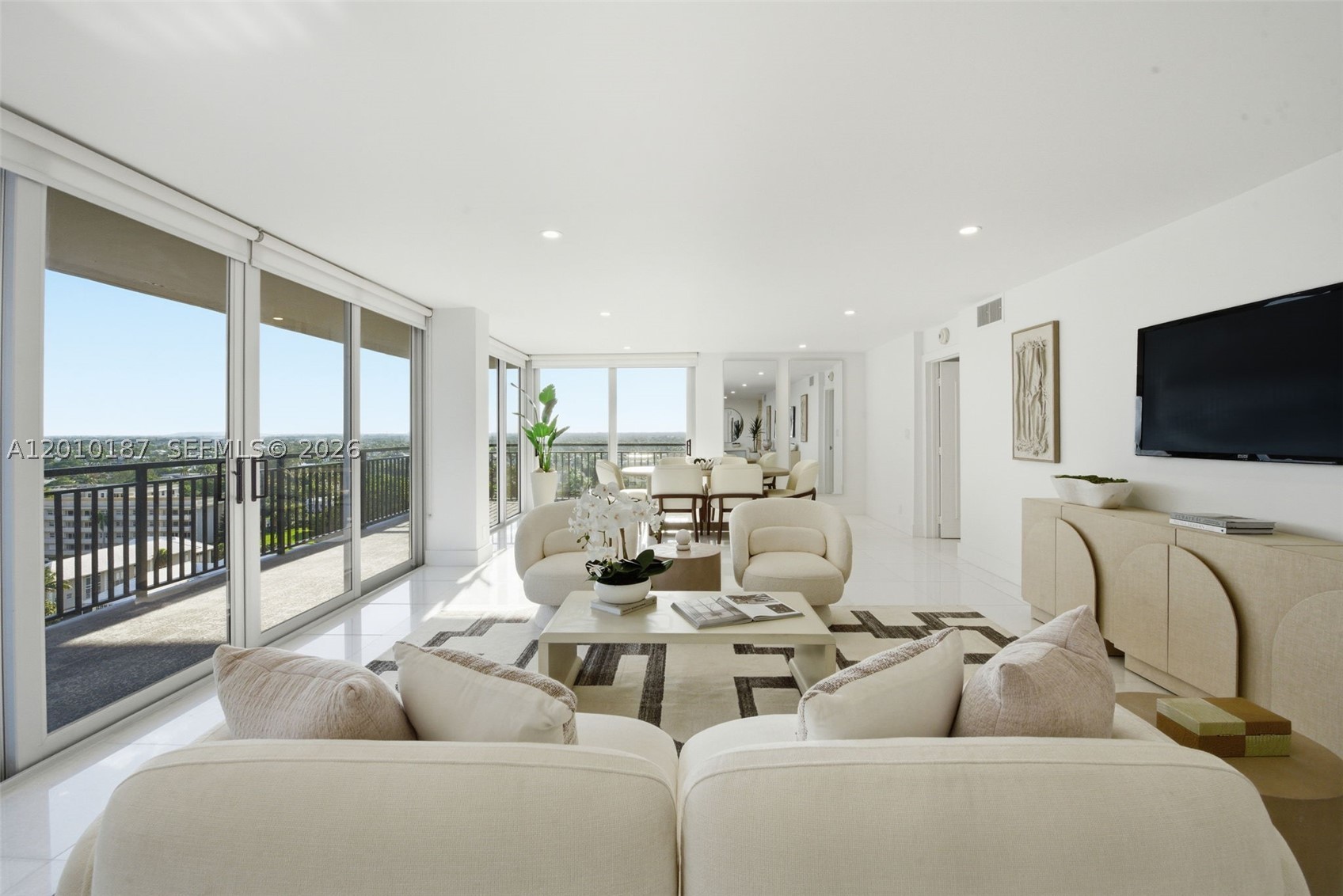 CLOISTER DEL MAR - Residential