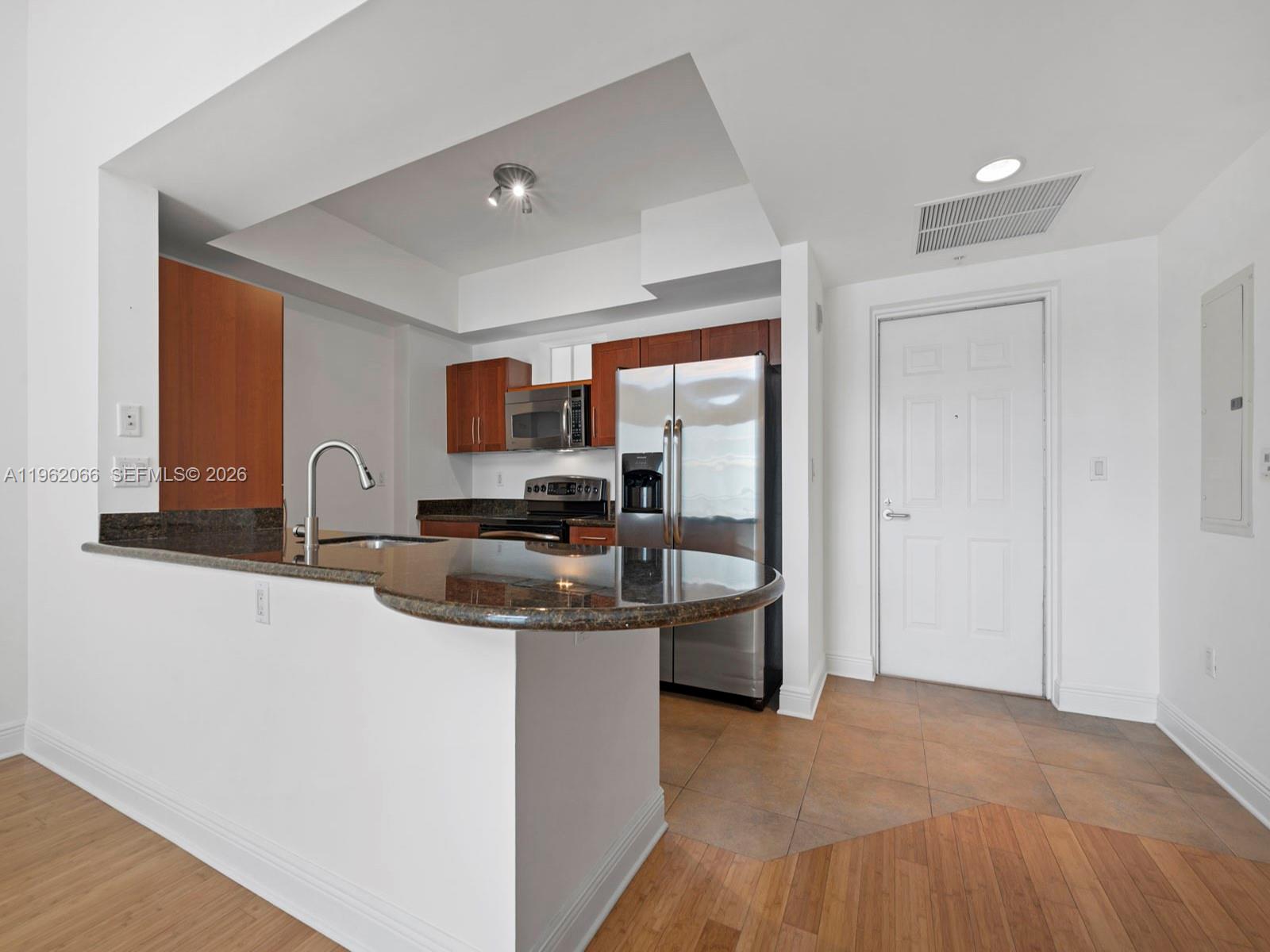 DOWNTOWN DADELAND CONDO N - Residential