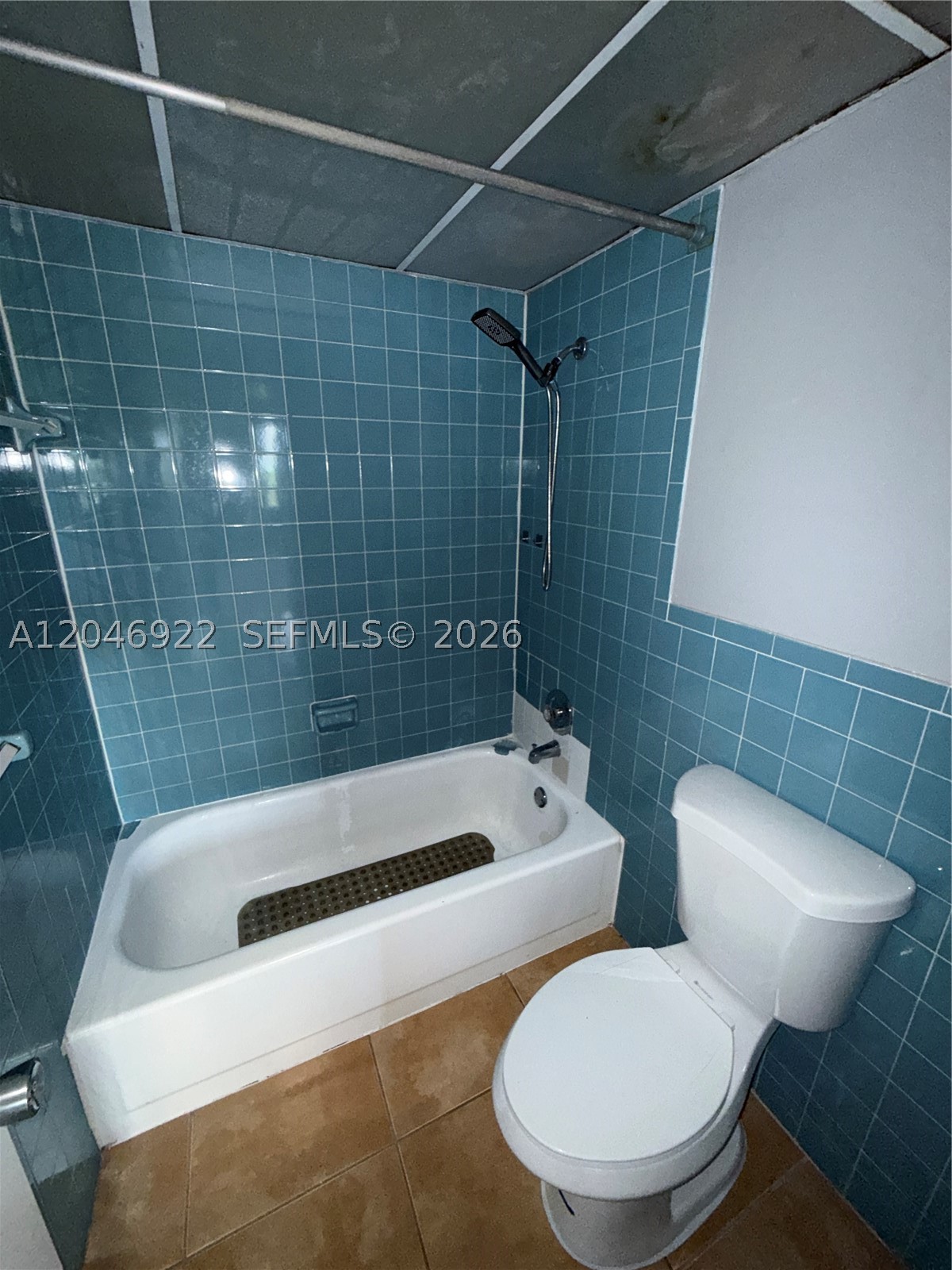 CORAL GATE EAST CONDO - Residential Lease