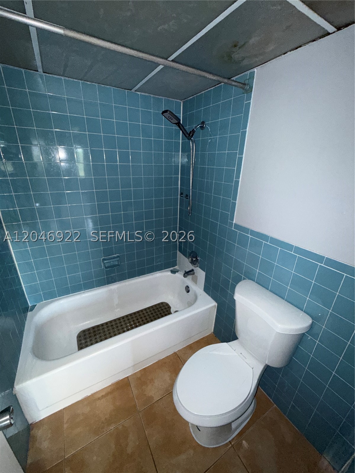 CORAL GATE EAST CONDO - Residential Lease