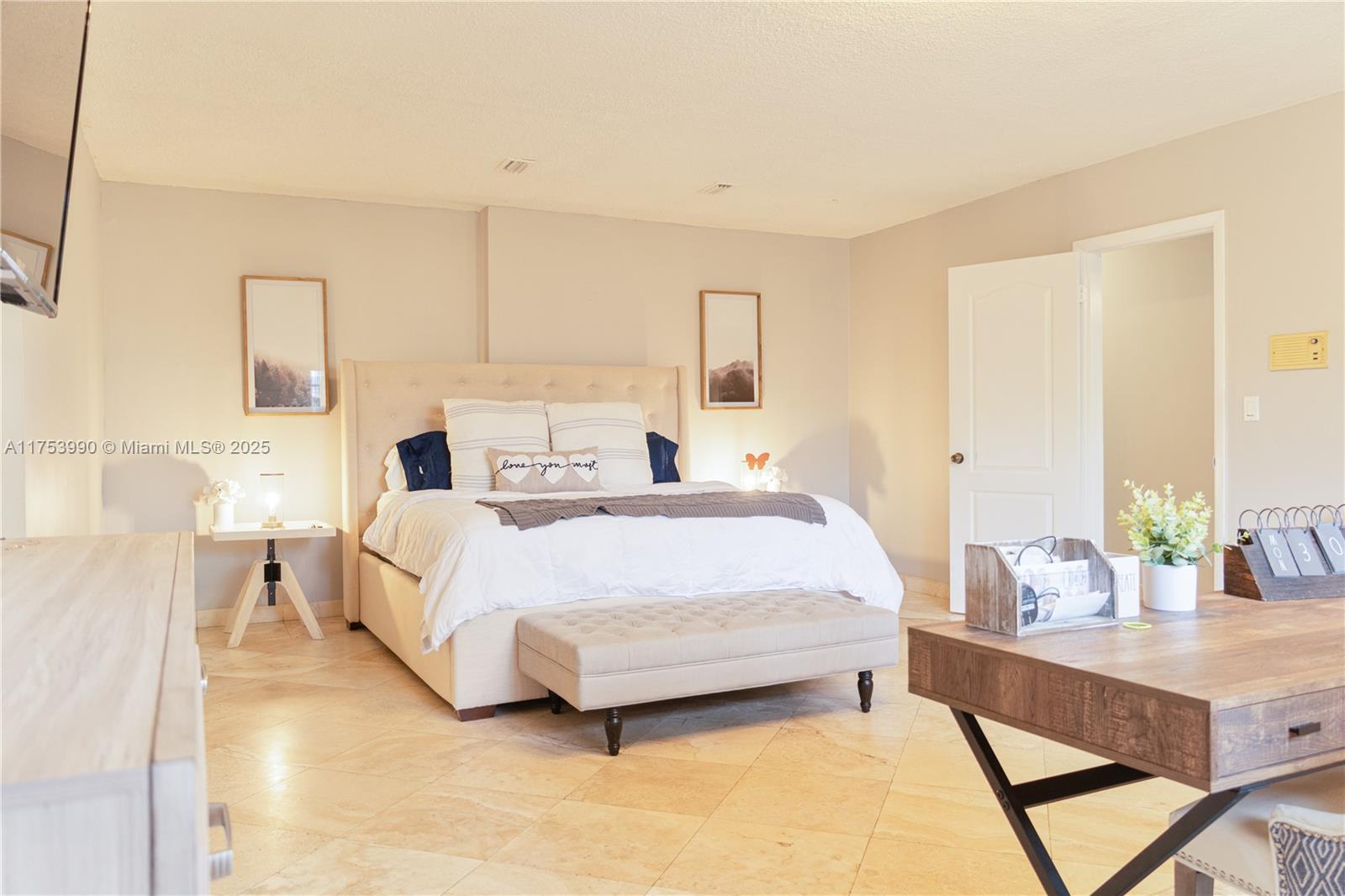 DELPHI VILLAS - Residential