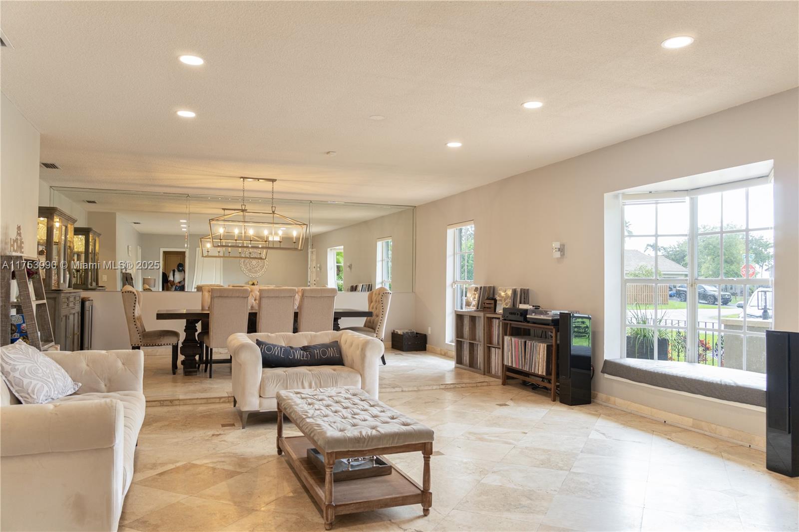 DELPHI VILLAS - Residential