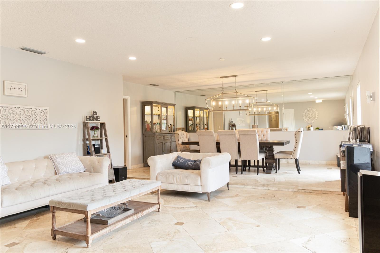 DELPHI VILLAS - Residential